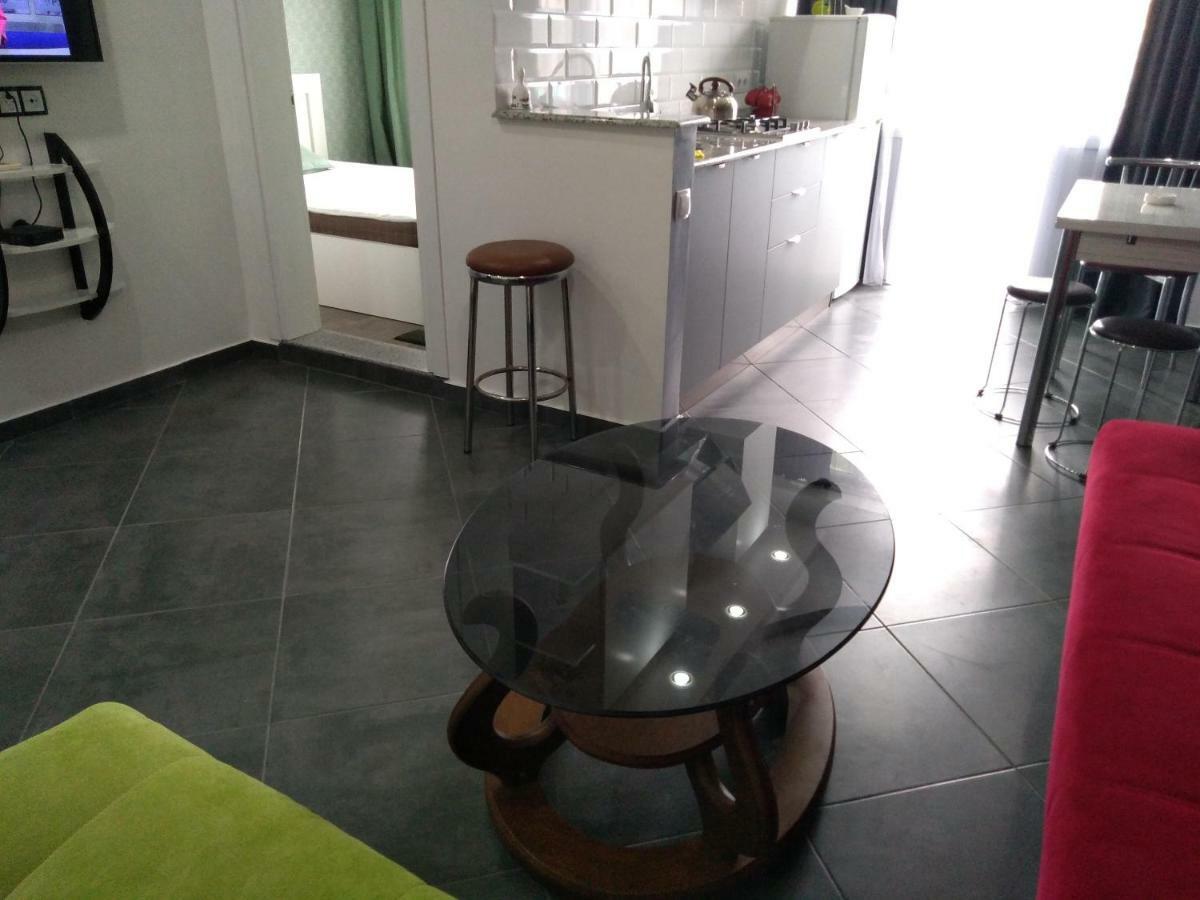 Apartment Eteri バトゥーミ エクステリア 写真